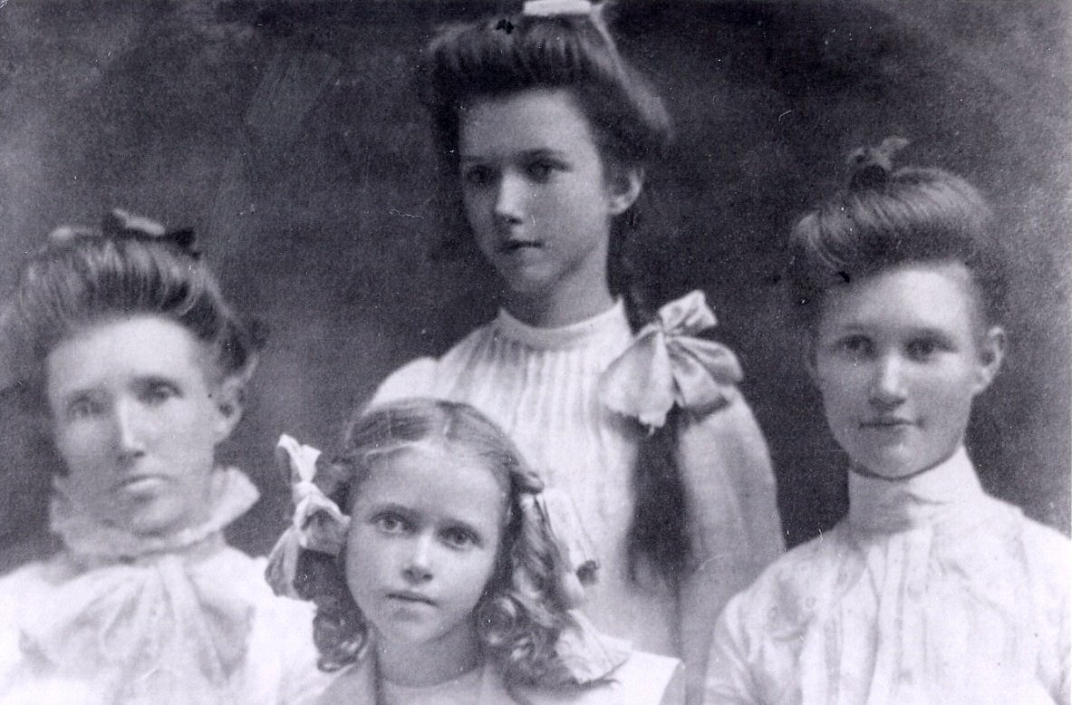 Wilton Sisters 1902