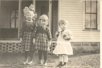 Siblings Madelyn, Rachel, and Donald Kerr ca 1918