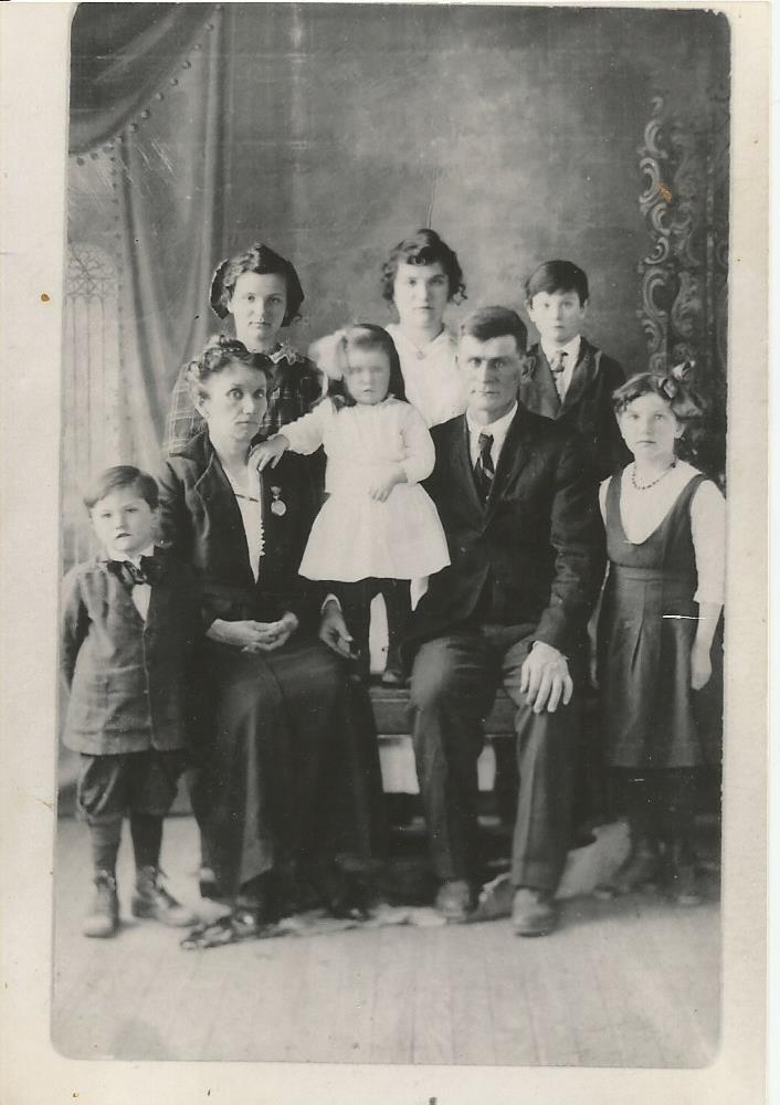 Hoyt Family, 1915 Nebraska