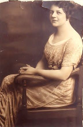 Nelle Nomikos