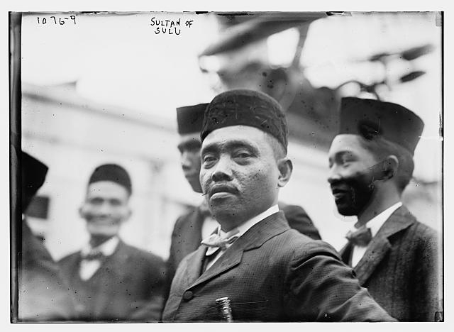 Sultan of Sulu with others