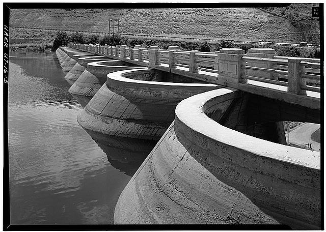 5. Detail view of tops of upstream arch barrels. -...