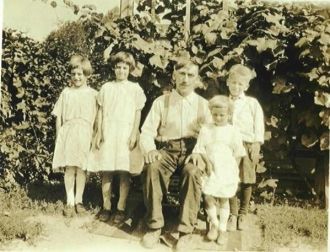 Man with 4 children