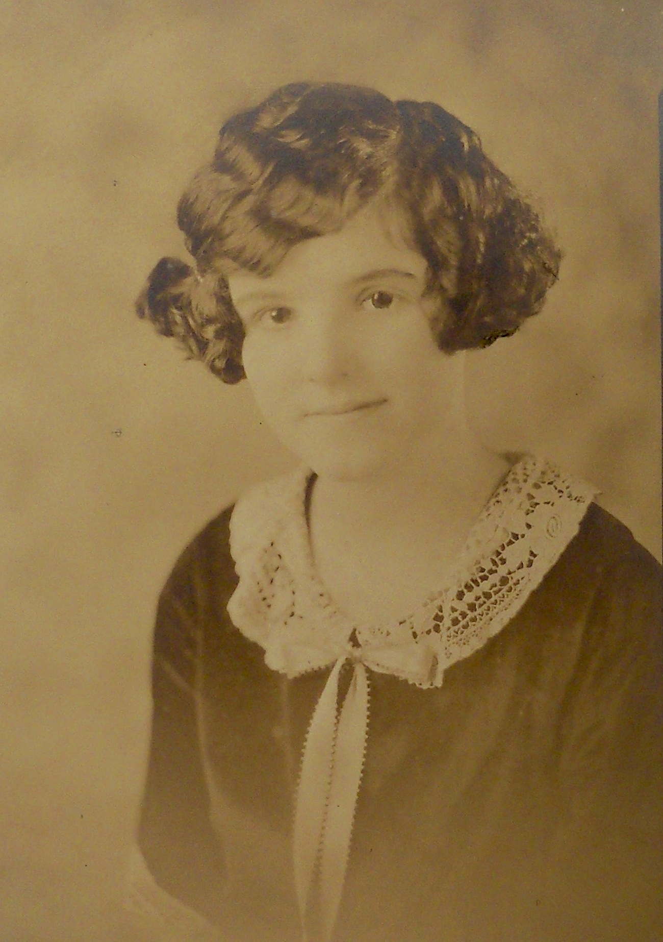Ruth Jeffres, Bythel's cousin, 1920's