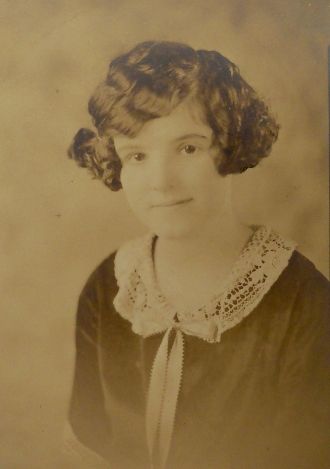 Ruth Jeffres, Bythel's cousin, 1920's