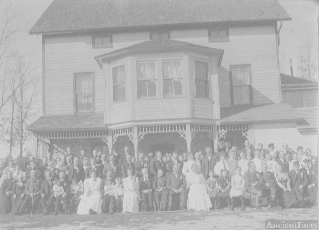 Waukon, Iowa Family Reunion?