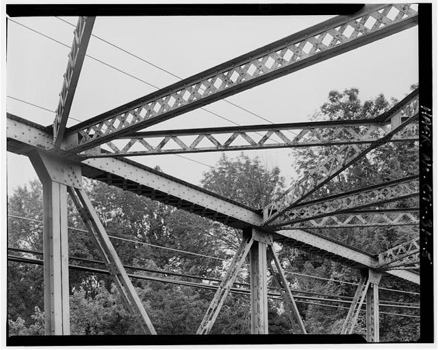5. VIEW OF CROSS MEMBERS AND TOP CHORD, LOOKING SOUTHEAST...