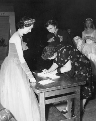 Betty Lou Beran Miller Wedding, 1952 NE