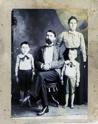 Dr. Frank Ellis Family, 1897