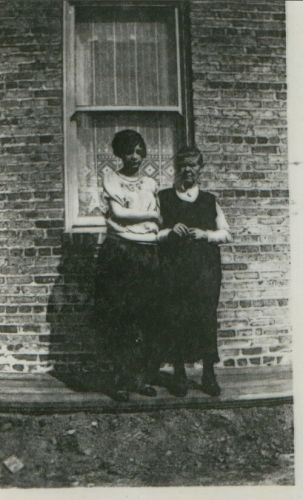 Anna Heidke & Luise Anderson, Indiana 1925