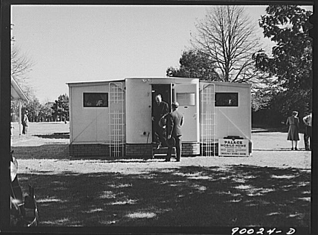 Palace mobile home. Expansion trailer for emergency...