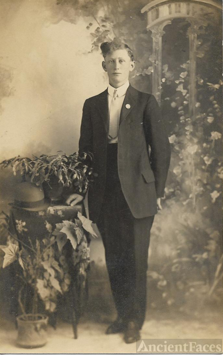 Earle Thompson