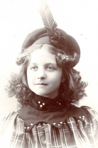 A photo of Gladys HOYT