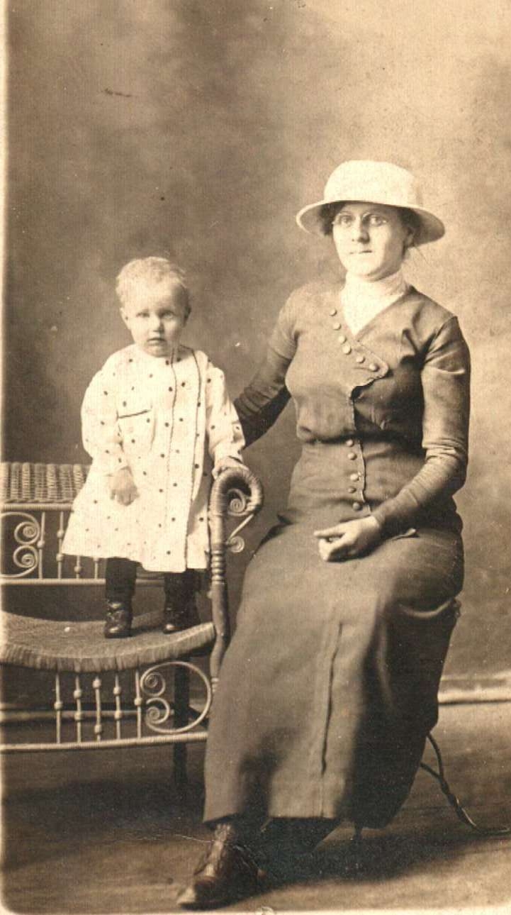 Andrews relatives