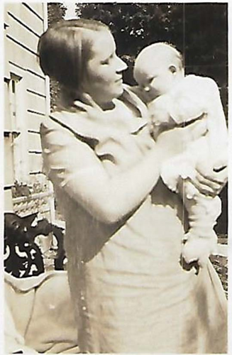 1925 Photo of mother and daughter Francis and baby Janet 