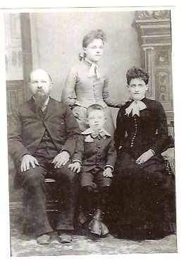 Jacob and Cynthia (Albin) Klepper and Their Family 