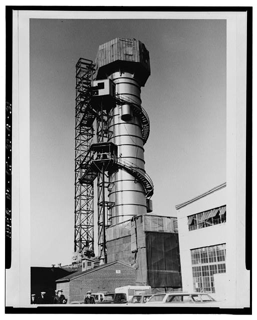 31. VIEW OF SUBMARINE ESCAPE TRAINING TANK DURING...