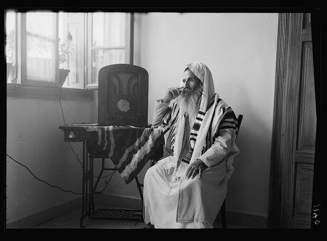 Radio 'listening in' by Yemenite rabbi
