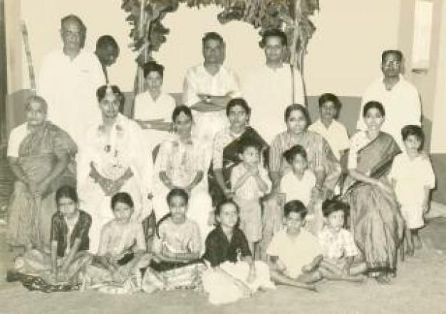 Seshendra Sharma : Family complex                                                                                                   Seshendra Sharma : Family complex : 1962