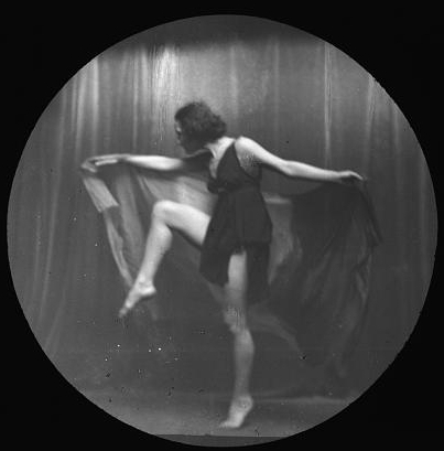 Isadora Duncan dancer