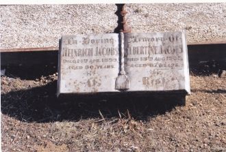Heindrich & Albertine Jacobs grave