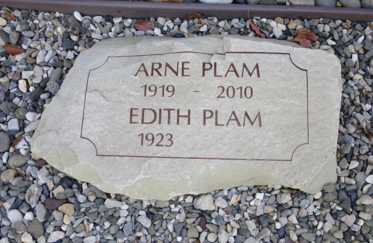 Arne Plam Gravesite