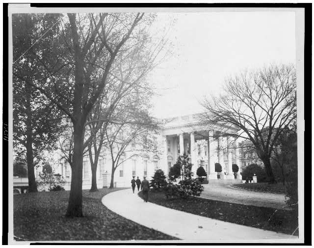 [Exterior of north portico of White House, Washington, D.C.]