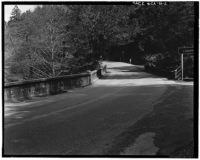 2. VIEW EAST ALONG BRIDGE DECK - Shafter Bridge, Spanning...