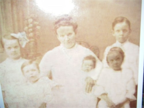 Lydia Mullen Dempsey and 5 of her children