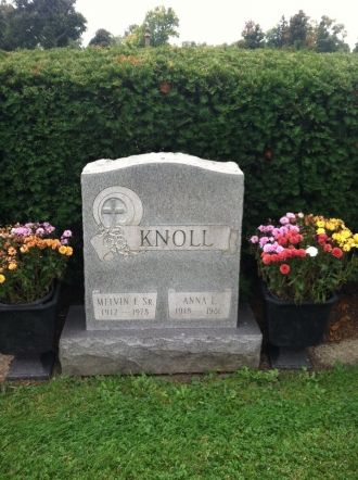 Melvin F. & Anna Knoll, Sr gravesite