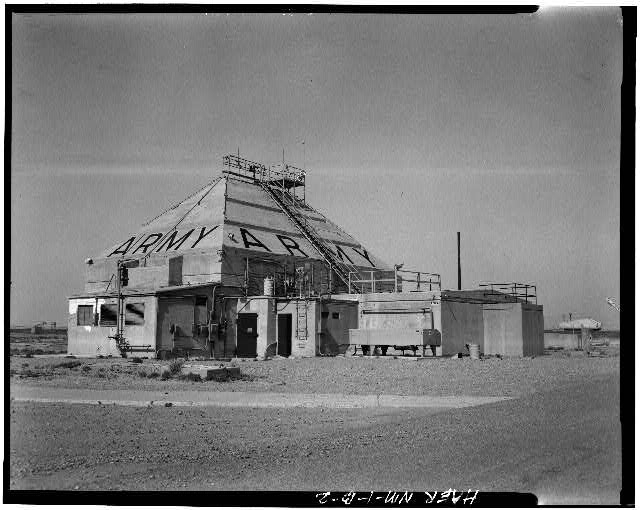 2. ARMY BLOCKHOUSE, LAUNCH COMPLEX 33: GENERAL VIEW,...