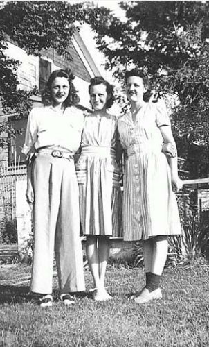 3 Holmes Sisters in 1942