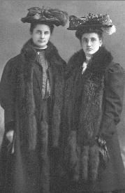 Katherine Puetz & Bertha Schlimgen, 1908