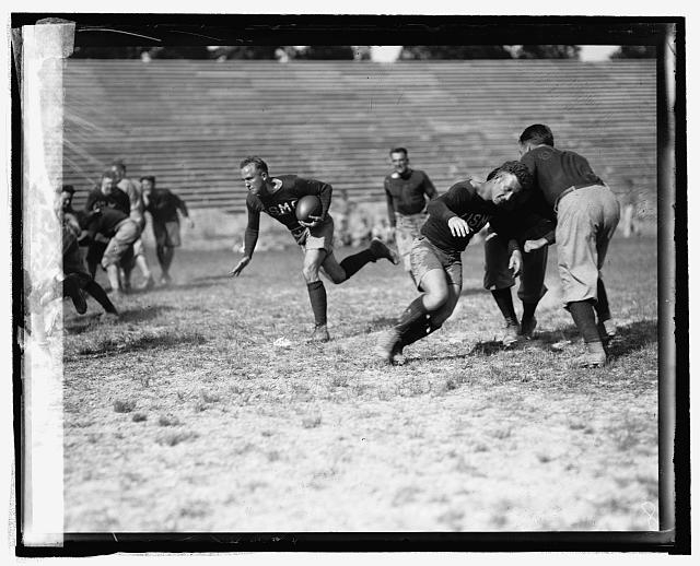 Ryckman, carrying ball, USMC, 1924 - 25