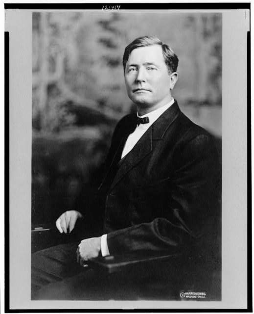 [Oscar Callaway, three-quarter length portrait, seated,...
