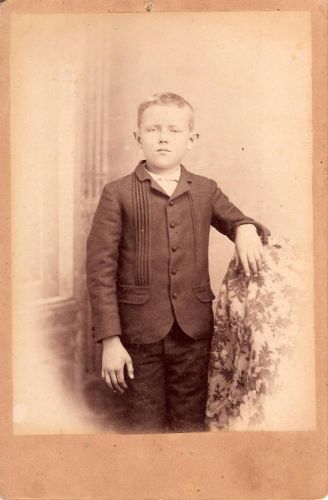 Unknown White boy, 2