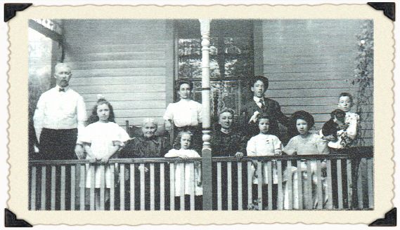William L. & Anna Stevick Hatfield Family, 1906