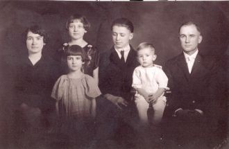 Otis J. Line family 1925