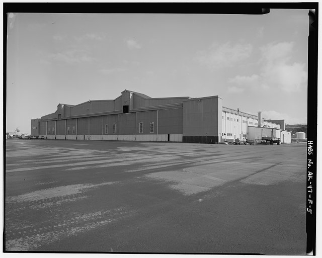 5. EXTERIOR VIEW LOOKING EAST - Kodiak Naval Operating...