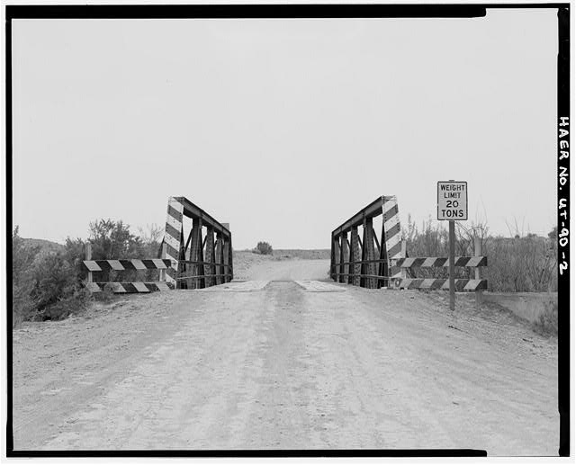 2. FULL VIEW OF BRIDGE - NORTH TO SOUTH - Mounds Bridge,...
