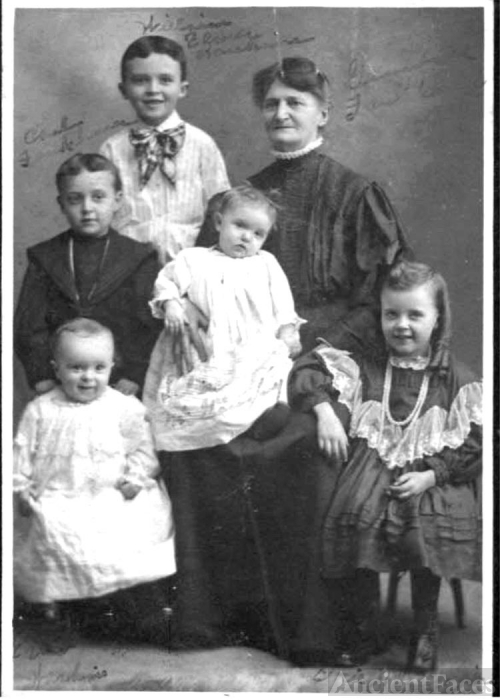 Sophia Fankhauser and her grandchildren