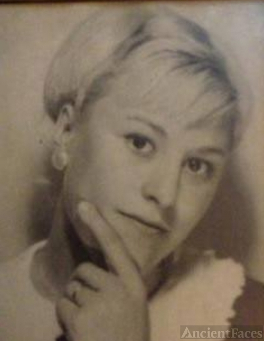 Michelle Veronica Ellis (Burgess) Markowicz