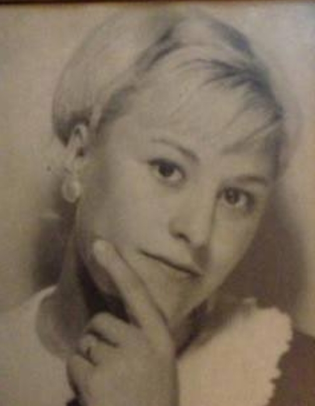 Michelle Veronica Ellis (Burgess) Markowicz