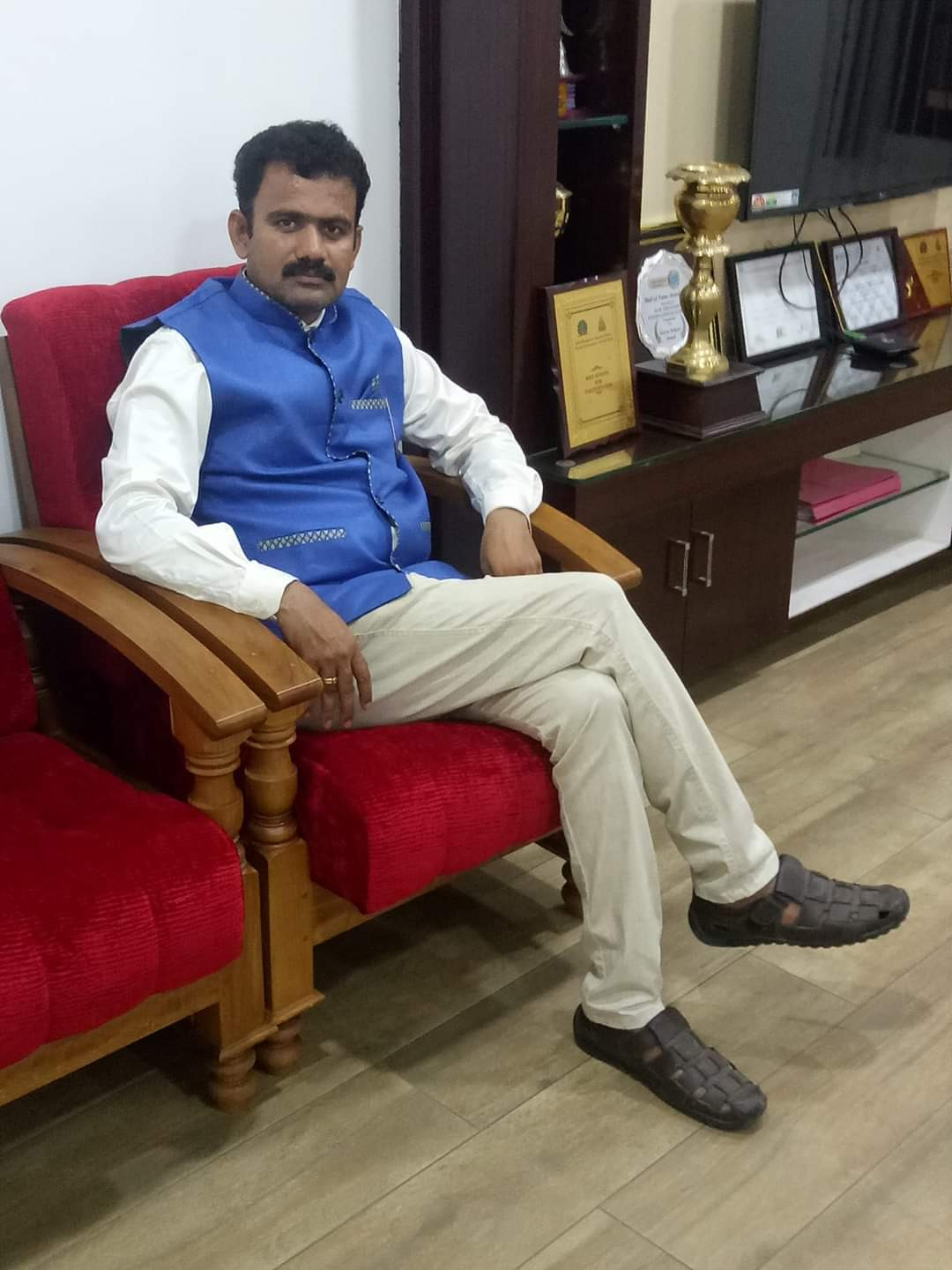 A famous vastu adviser, విద్యాదానవేత్త 