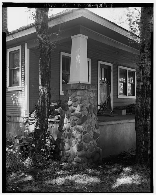 6. Porch support detail, looking northwest. - Thomas...