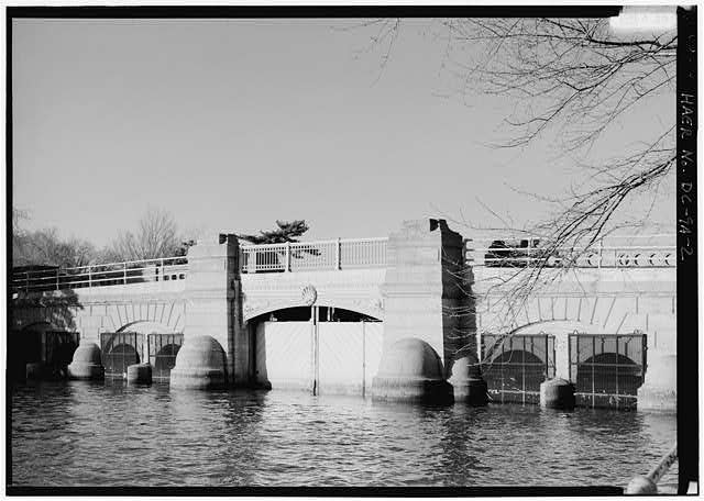 2. SOUTH ELEVATION, VIEW FROM EAST BANK. - Tidal...