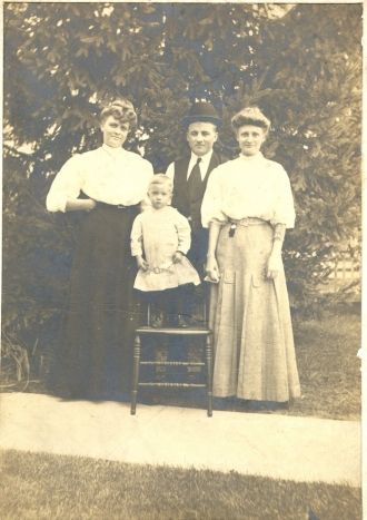 Wilhelmina Friederike Trebra Uhlig,Otto Henry Uhlig,Caroline Sophie Trebra & Oscar Robert Meyer 1908