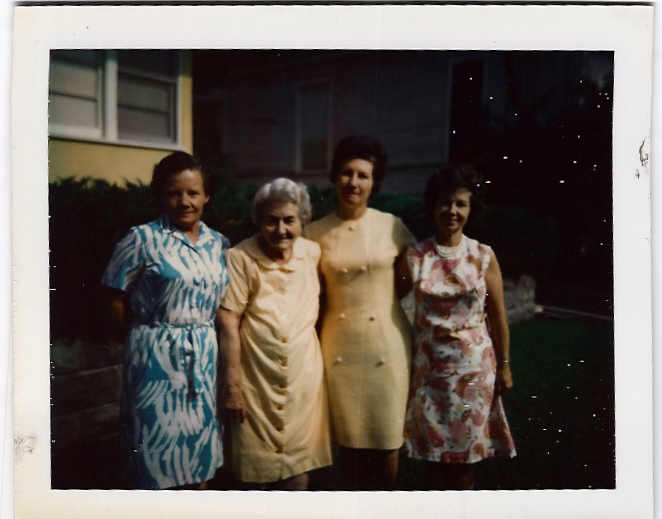 Lena ,Hettie ,Bonnie,Doris Russell 