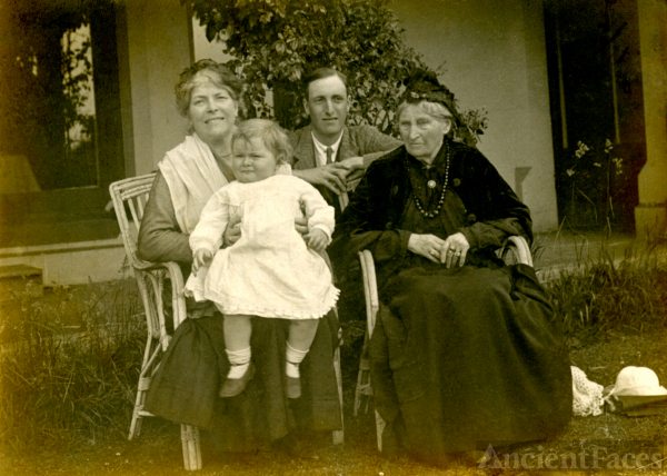 Jessie (Pepper-Staveley) Aitchison family
