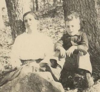 Unknown Woman/Looks like my mom